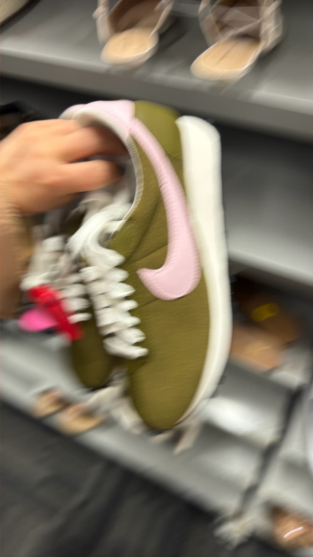 Трендовые кроссовки Nike