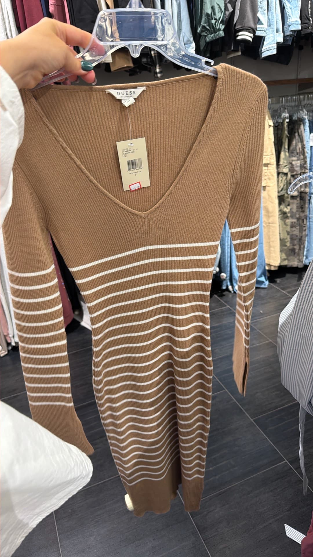 Рибленое платье Guess