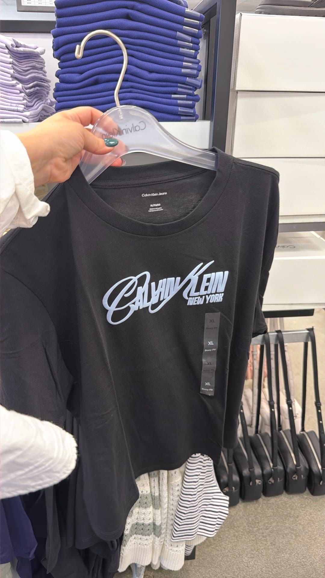 Футболка с графикой Calvin Klein