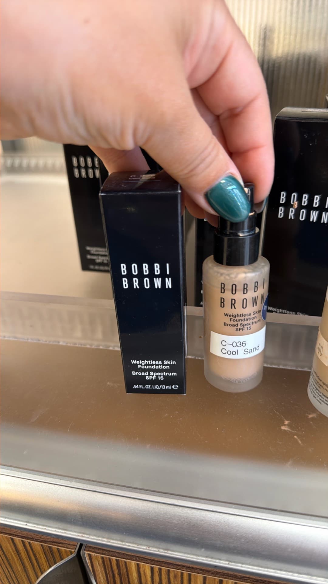 Тональный крем Bobbi Brown без веса