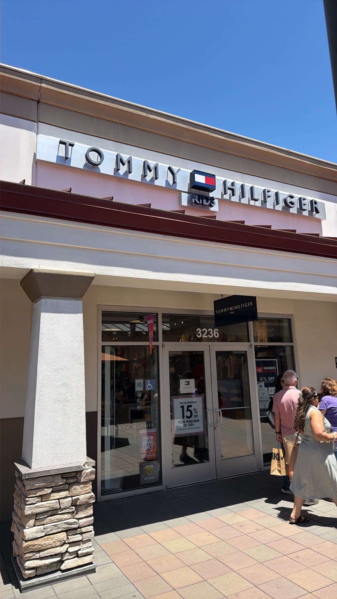 Магазин Tommy Hilfiger для детей