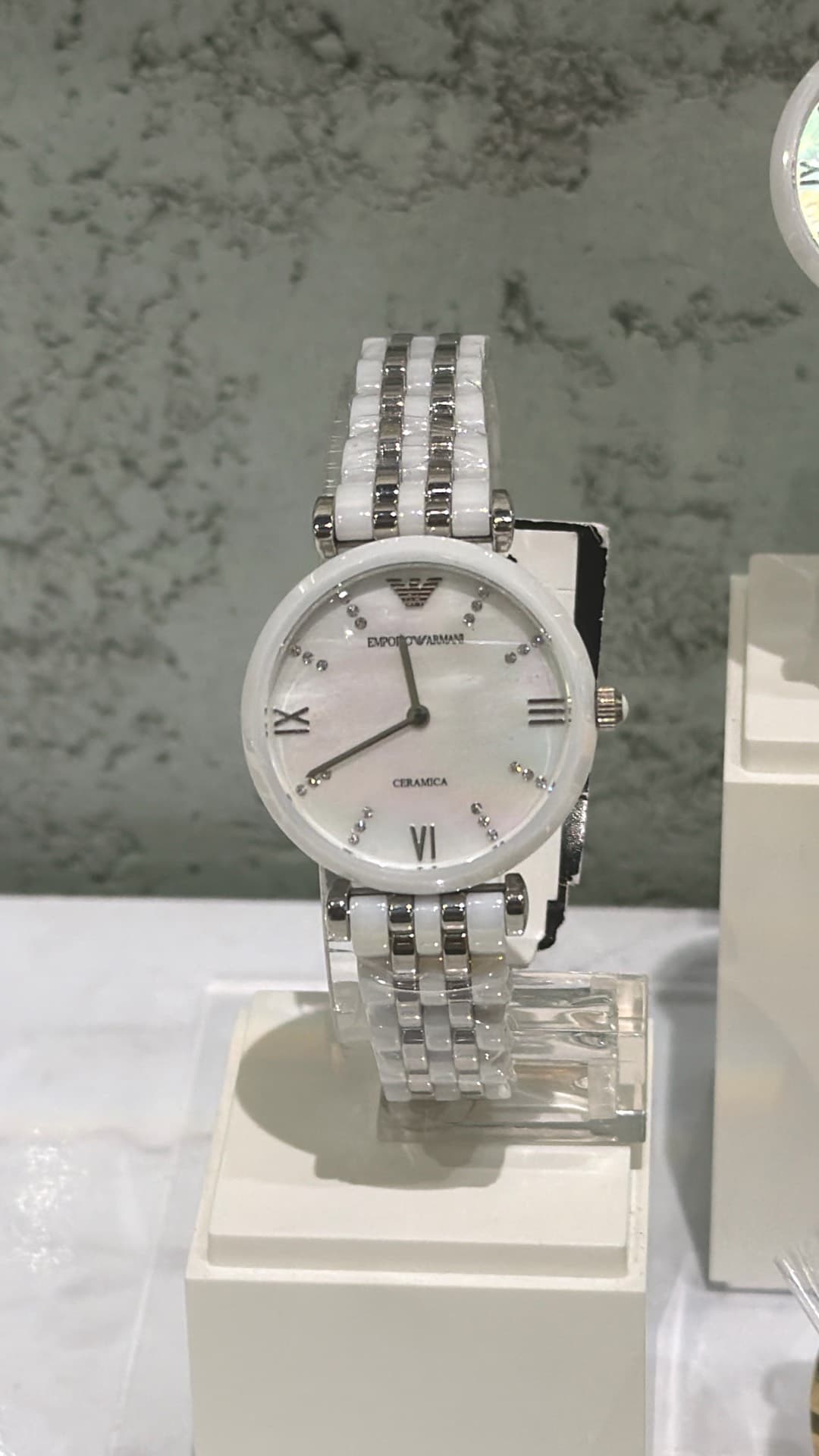 Часы Emporio Armani из керамики