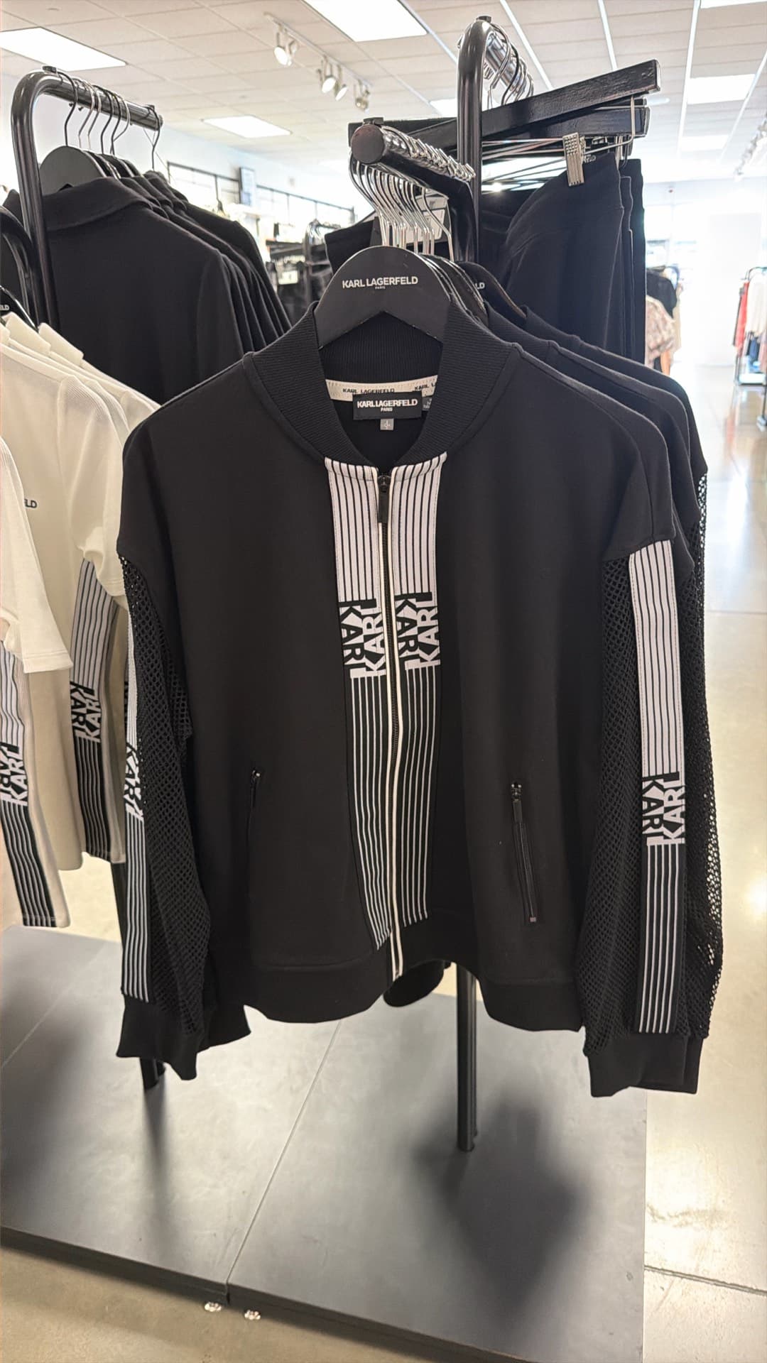 Стильная куртка Karl Lagerfeld