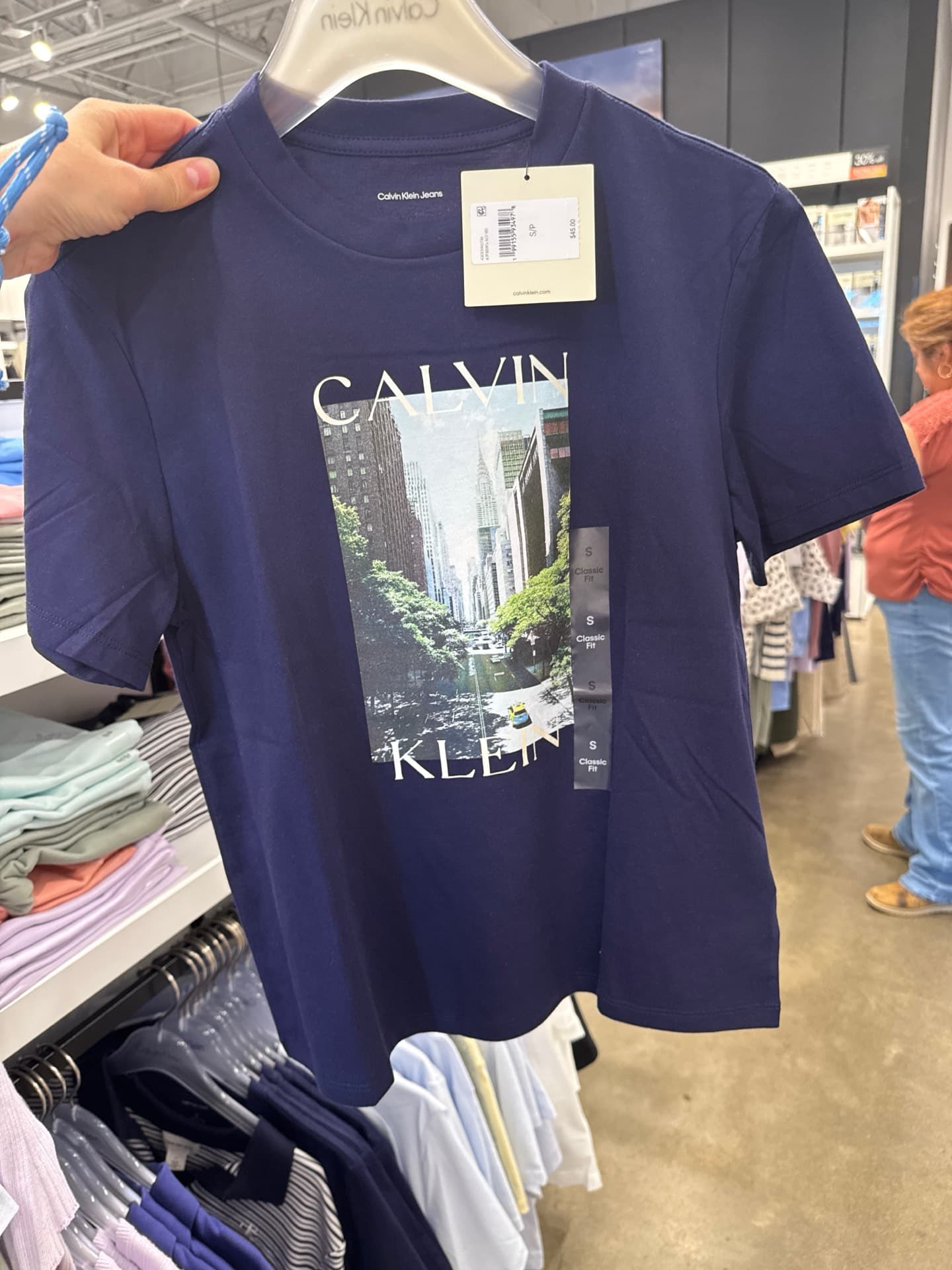 Футболка с графикой Calvin Klein