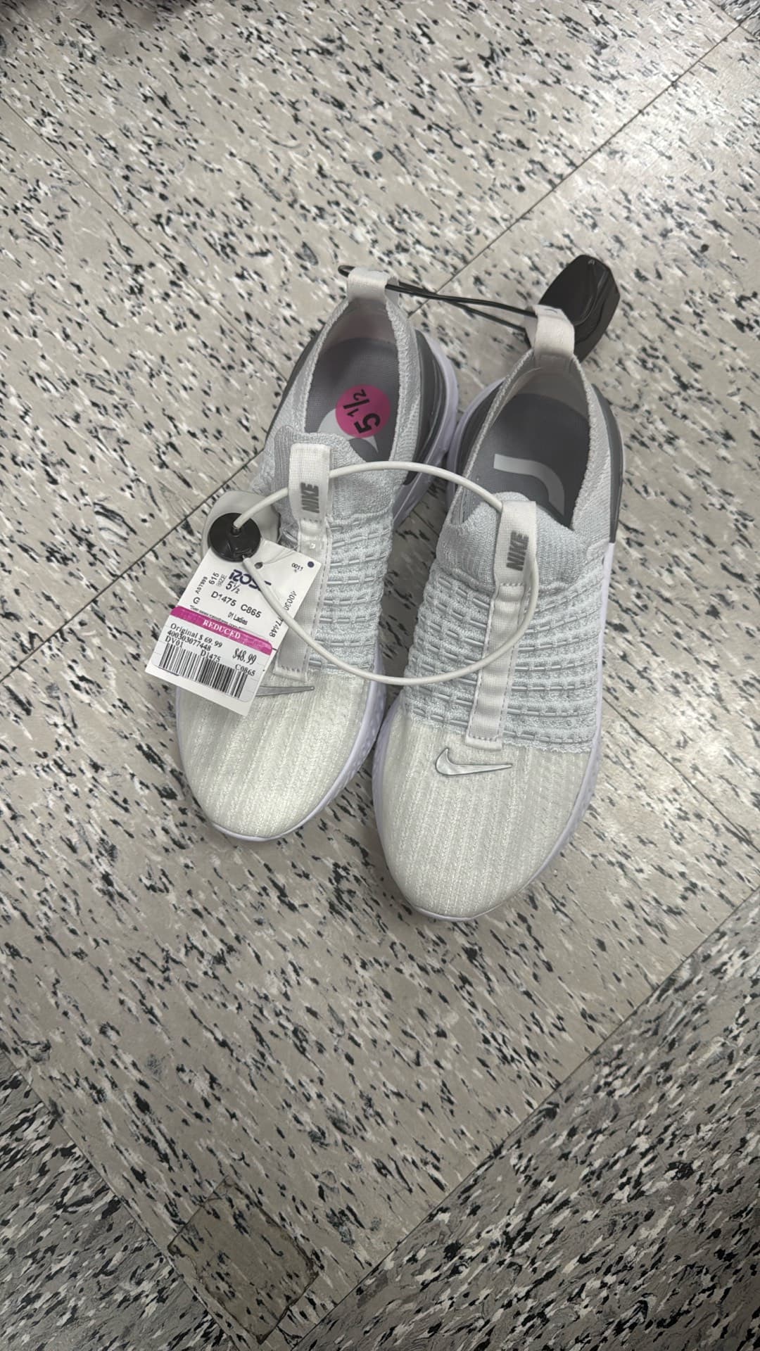 Кроссовки Nike без шнурков