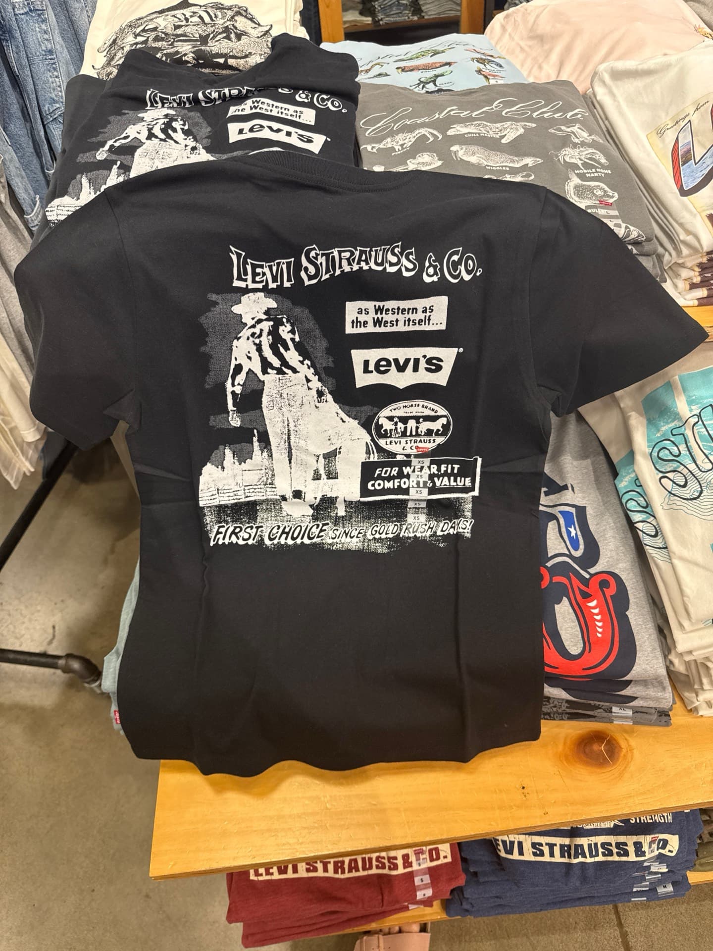 Футболка Levi's с классическим графическим принтом