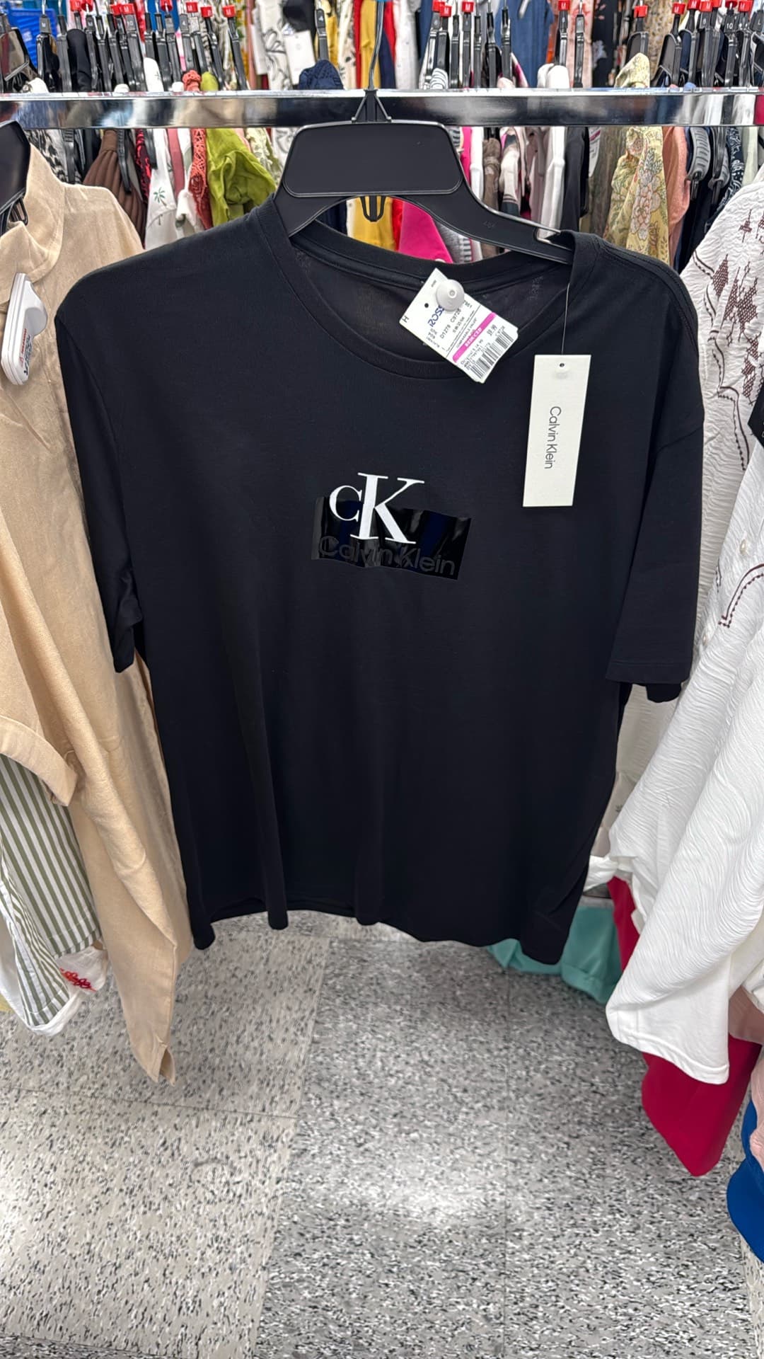 Чёрная футболка Calvin Klein