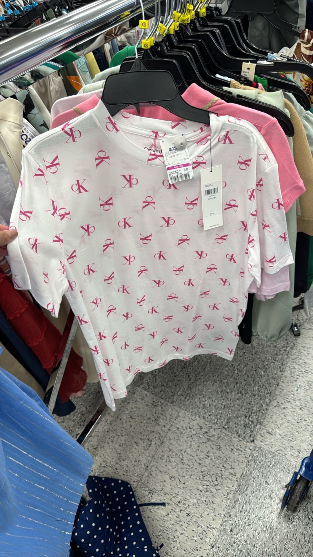 Футболка с графикой Calvin Klein