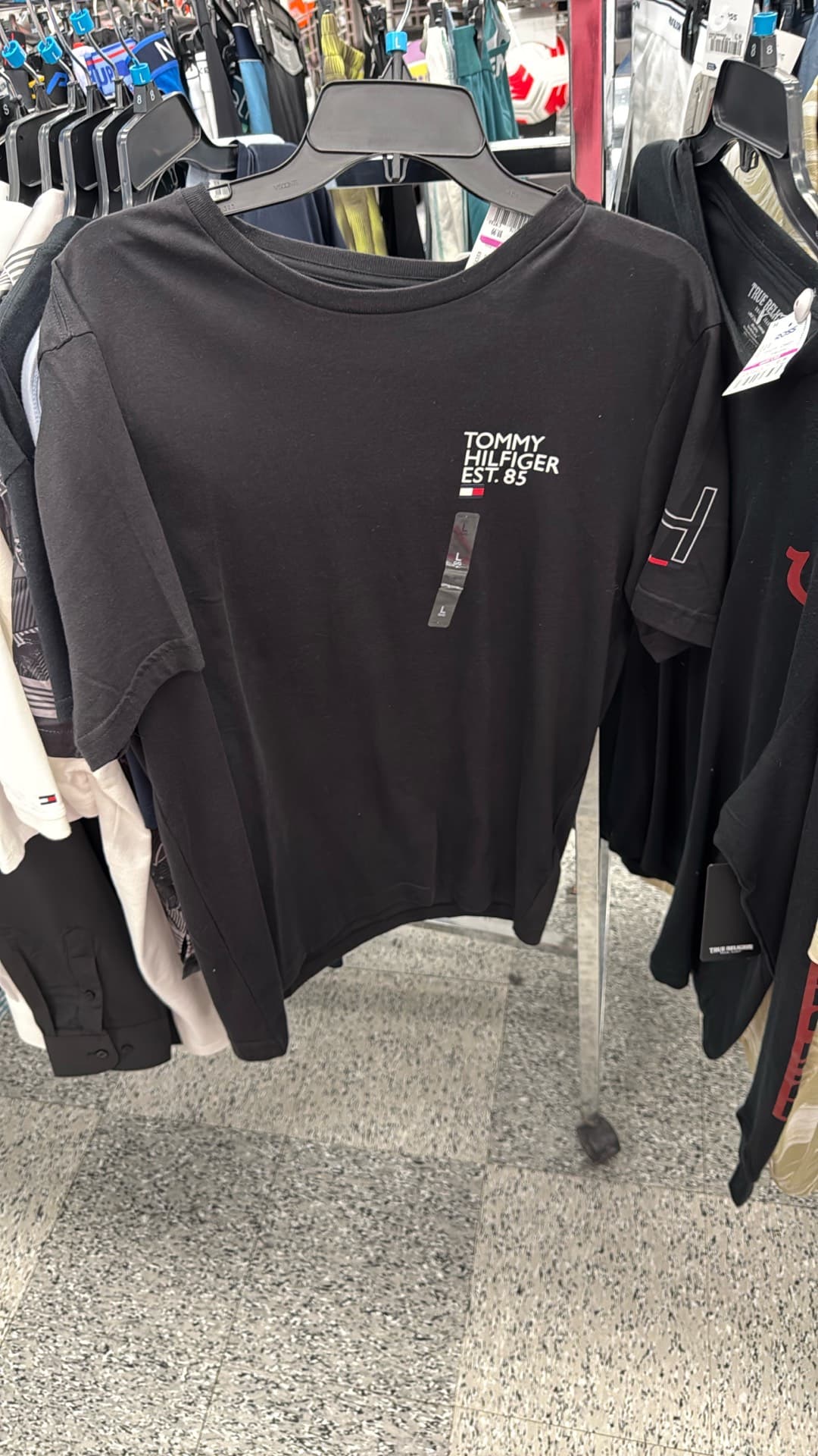Чёрная футболка Tommy Hilfiger