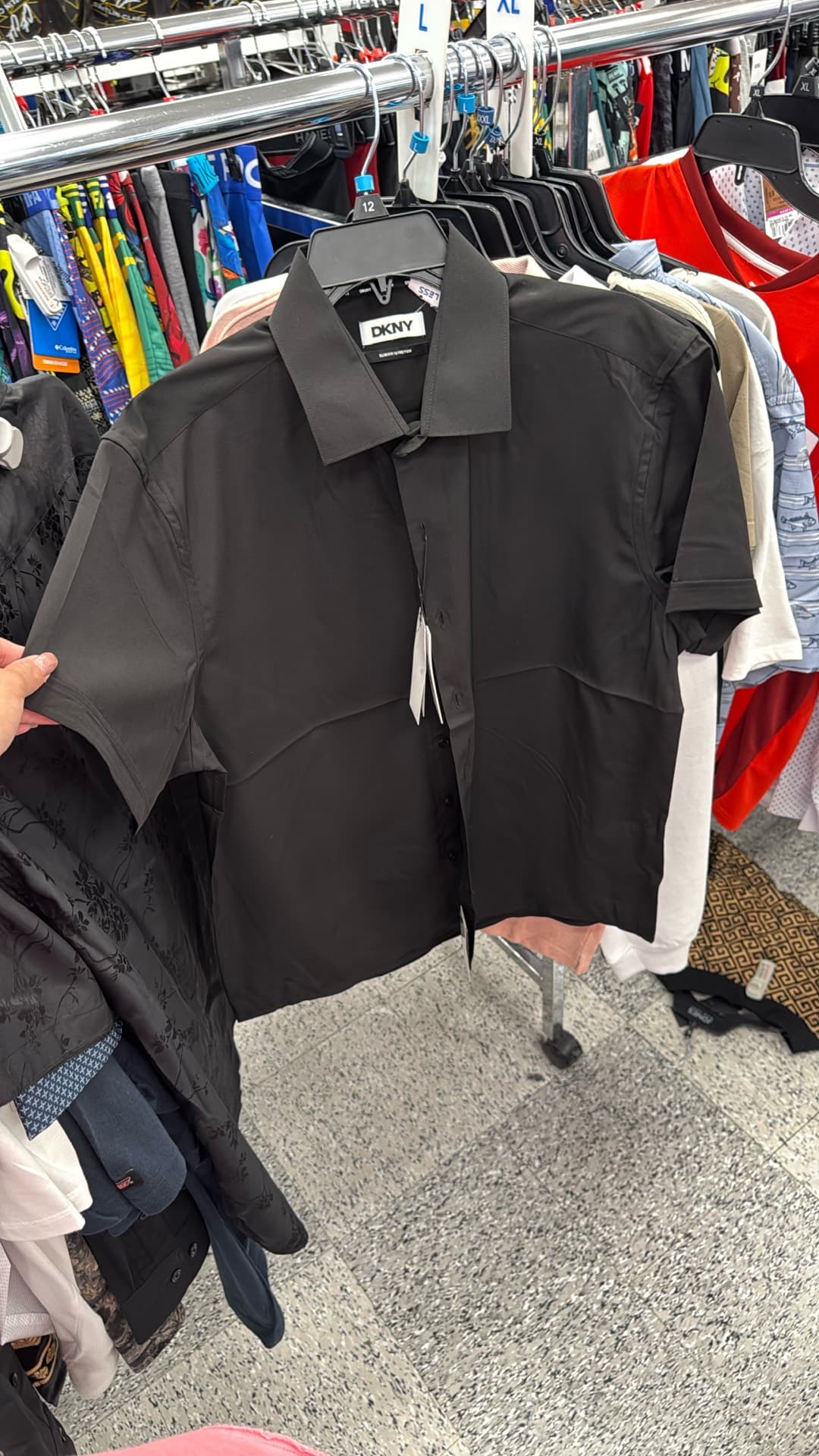 Черная рубашка с коротким рукавом DKNY