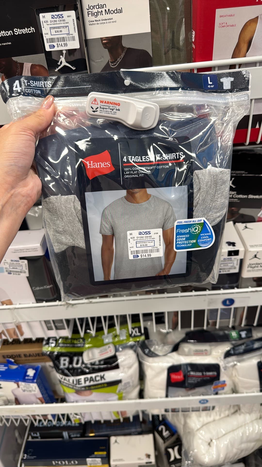 Упаковка футболок без ярлыков Hanes