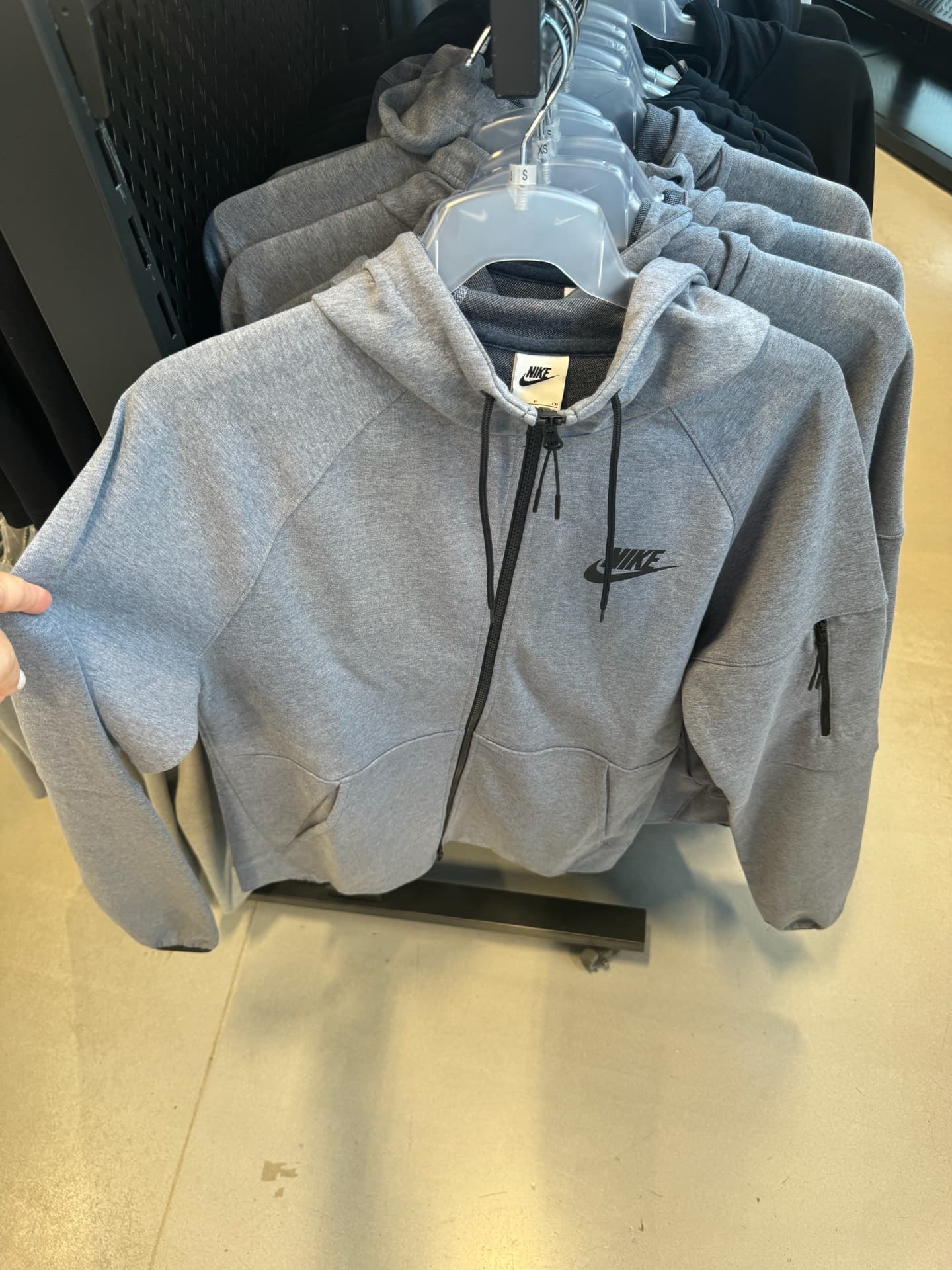 Серая толстовка Nike