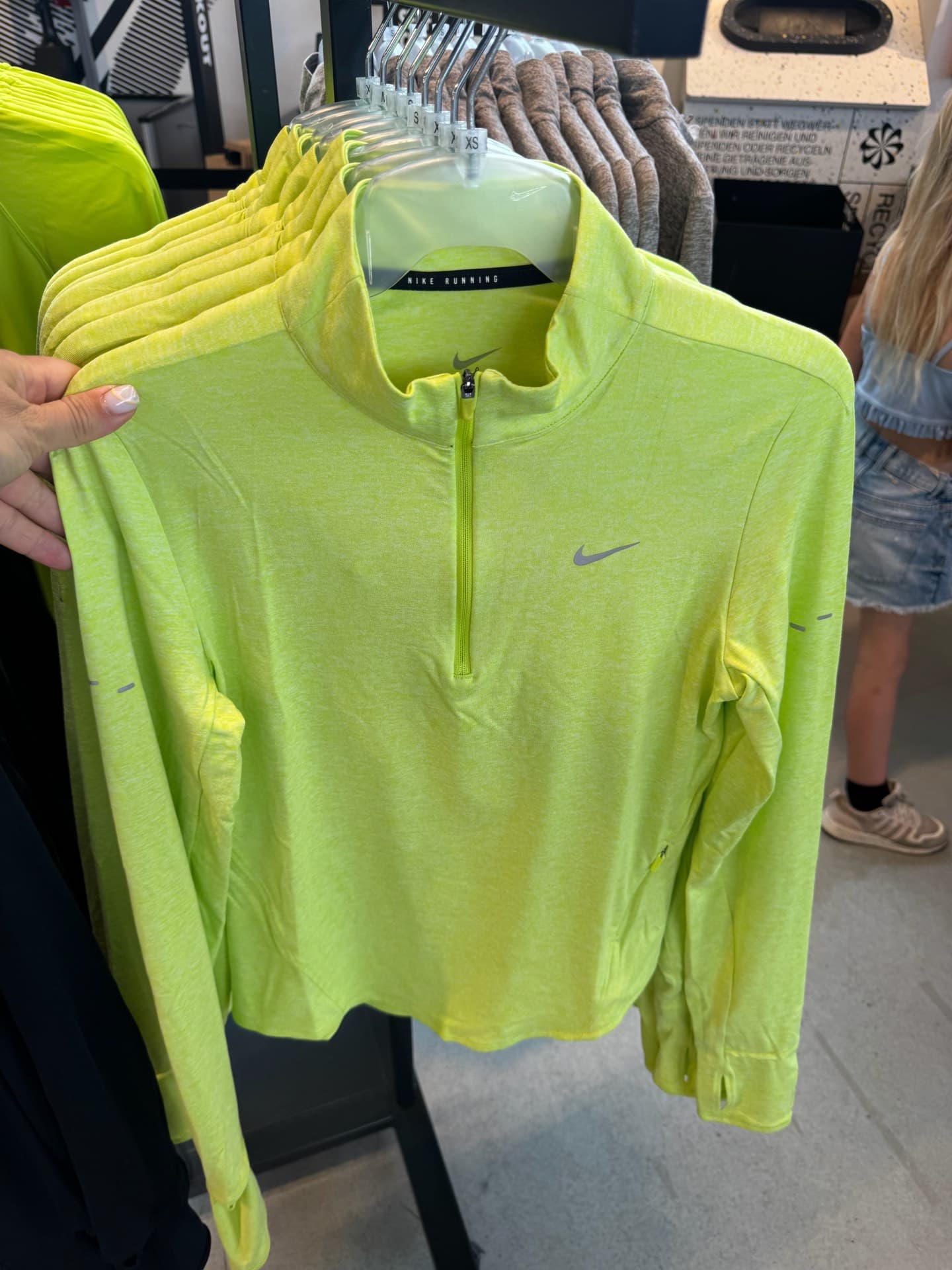 Спортивный топ Nike